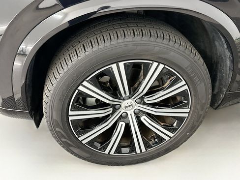 Used 2024 Volvo XC90 B5 Core w/ Climate Package image 11