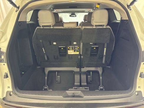 Used 2025 Toyota Sienna XLE AWD/4WD image 23