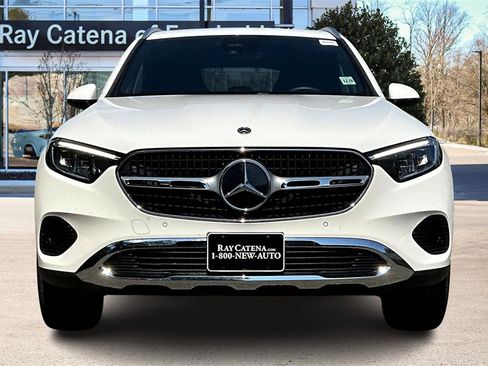 Used 2025 Mercedes-Benz GLC 300 4MATIC image 2