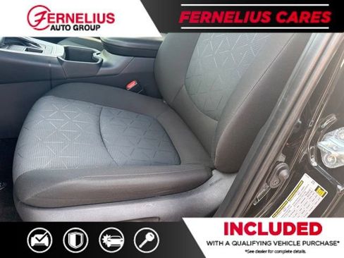 Used 2025 Toyota RAV4 XLE AWD/4WD image 9