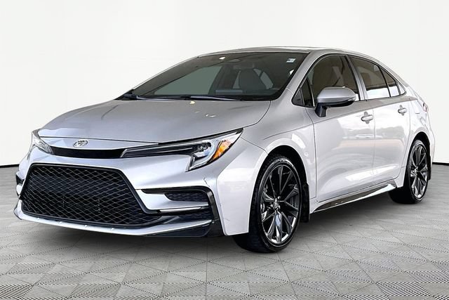 Used 2025 Toyota Corolla SE FWD image 3