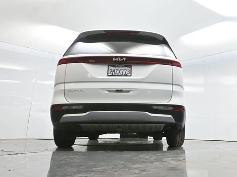 Used 2024 Kia Carnival LX image 61