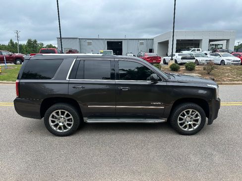 Used 2015 GMC Yukon Denali w/ Touring Package AWD/4WD image 4