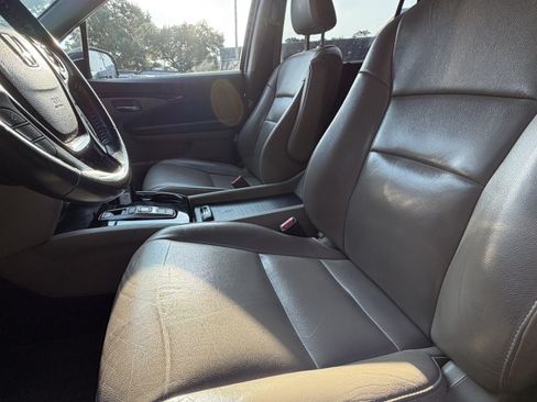 Used 2016 Honda Pilot Touring image 16