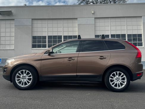 Used 2010 Volvo XC60 T6 image 4