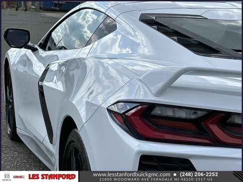 Used 2021 Chevrolet Corvette Stingray Coupe w/ Z51 Performance Package RWD image 13