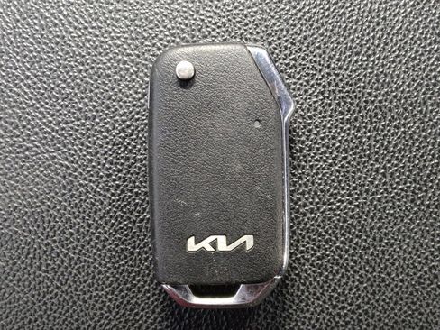 Used 2022 Kia Forte LXS FWD image 32