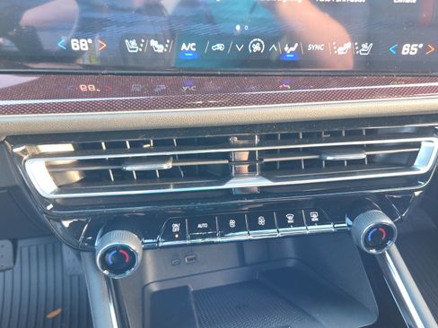 New 2026 Chevrolet Traverse RS w/ LPO, Floor Liner Package FWD image 19