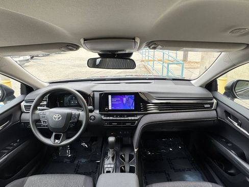 Used 2025 Toyota Camry LE image 32