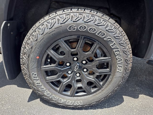 Used 2023 Chevrolet Colorado Trail Boss w/ LPO, Skid Plate Package AWD/4WD image 12