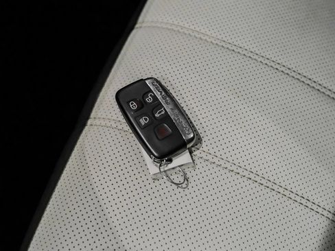 Used 2020 Land Rover Range Rover Velar R-Dynamic S AWD/4WD image 52