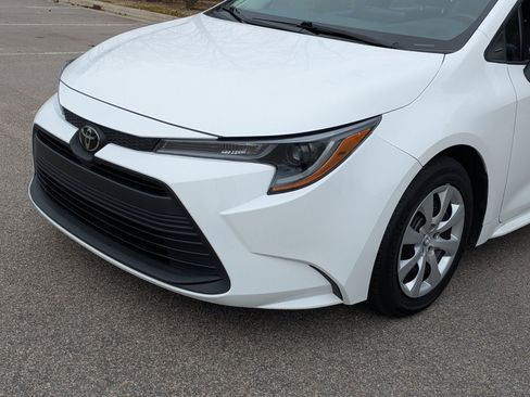 Used 2024 Toyota Corolla LE image 10