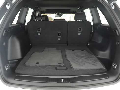 New 2025 Jeep Grand Cherokee Laredo X w/ Luxury Tech Group I image 5