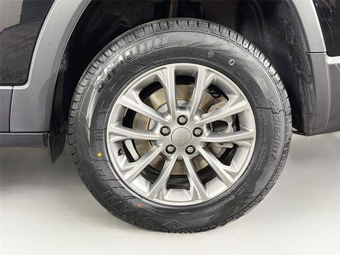 Used 2022 Jeep Cherokee Latitude Lux AWD/4WD image 29