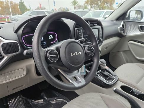 Certified 2023 Kia Soul LX w/ LX Technology Package image 12