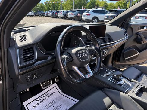 Used 2018 Audi SQ5 Premium Plus w/ Navigation Package AWD/4WD image 16