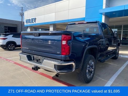 Used 2022 Chevrolet Silverado 2500 LT w/ Convenience Package AWD/4WD image 4