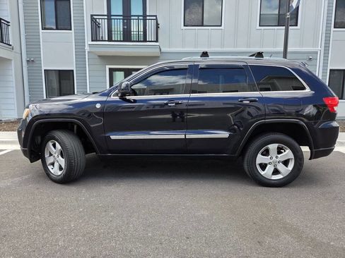 Used 2011 Jeep Grand Cherokee Laredo AWD/4WD image 10