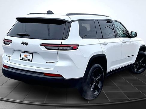 Used 2023 Jeep Grand Cherokee L Limited w/ Black Appearance Package image 22