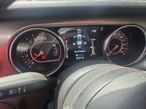 Used 2020 Jeep Gladiator Sport w/ Quick Order Package 24S AWD/4WD image 6