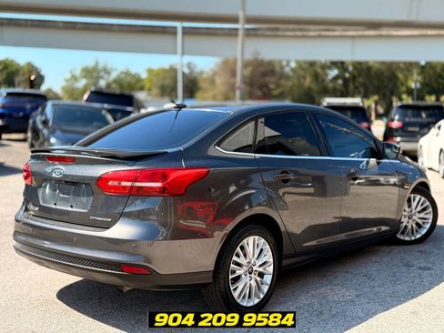 Used 2017 Ford Focus Titanium FWD image 9