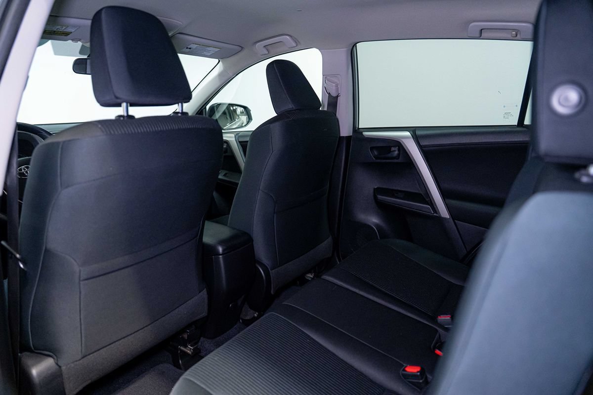 Used 2016 Toyota RAV4 LE FWD image 12