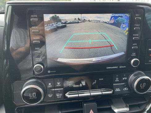 Used 2020 Toyota Highlander LE AWD/4WD image 20