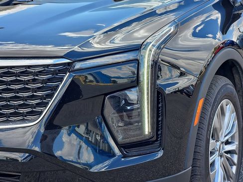 Used 2025 Cadillac XT4 Premium Luxury AWD/4WD image 7