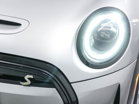 Certified 2024 MINI Cooper SE image 10