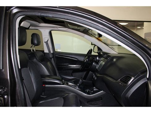 Used 2020 Dodge Journey Crossroad image 27