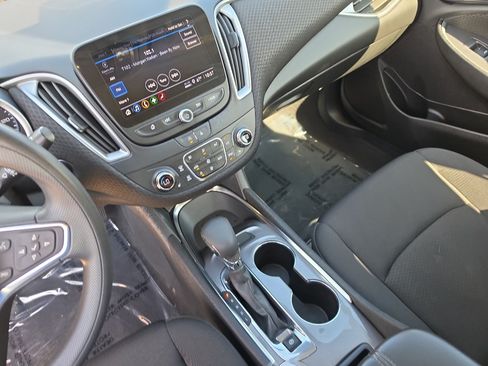 Used 2023 Chevrolet Malibu LT FWD image 10