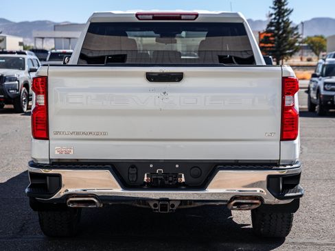 Used 2022 Chevrolet Silverado 1500 LT w/ Z71 Off-Road Package AWD/4WD image 5