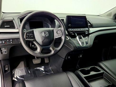 Used 2024 Honda Odyssey EX-L image 13