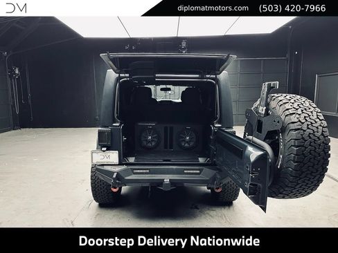Used 2017 Jeep Wrangler Unlimited Rubicon w/ Connectivity Group AWD/4WD image 42