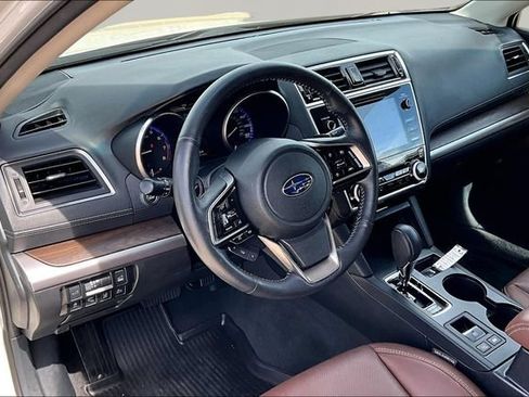 Used 2019 Subaru Outback 3.6R Touring AWD/4WD image 13