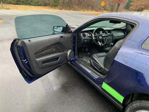 Used 2011 Ford Mustang GT Premium w/ 401A Rapid Spec Order Code image 22