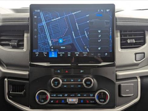 Used 2024 Ford Expedition XLT image 31