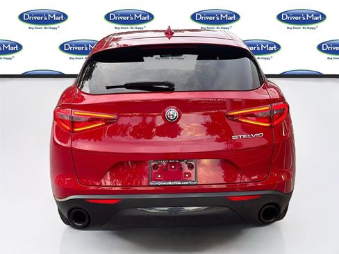 Used 2023 Alfa Romeo Stelvio Sprint image 7