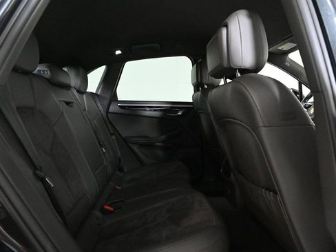 Certified 2021 Porsche Macan image 19