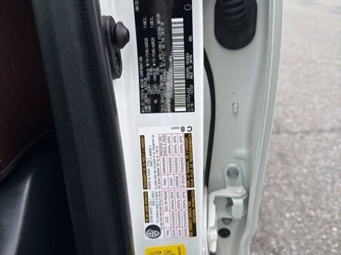 Used 2023 Toyota 4Runner Limited image 27