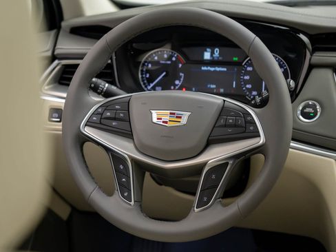 New 2025 Cadillac XT5 Premium Luxury image 12