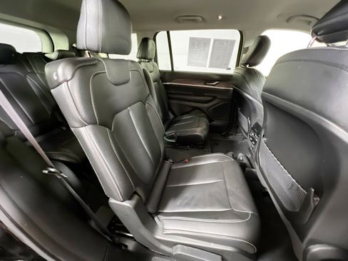 Used 2023 Jeep Grand Cherokee L Limited image 24