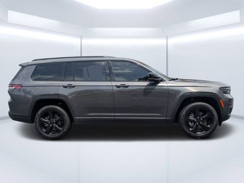 Used 2024 Jeep Grand Cherokee L Limited w/ Black Appearance Package image 2