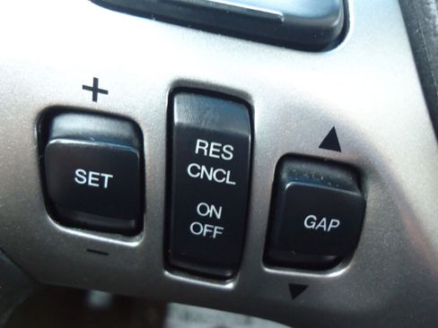 Used 2018 Ford Taurus Limited w/ Driver Assist Package image 21