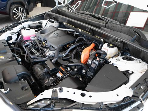 Used 2024 Toyota Venza XLE AWD/4WD image 34