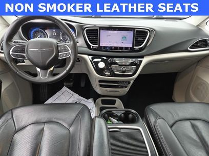 Used 2022 Chrysler Pacifica Touring-L