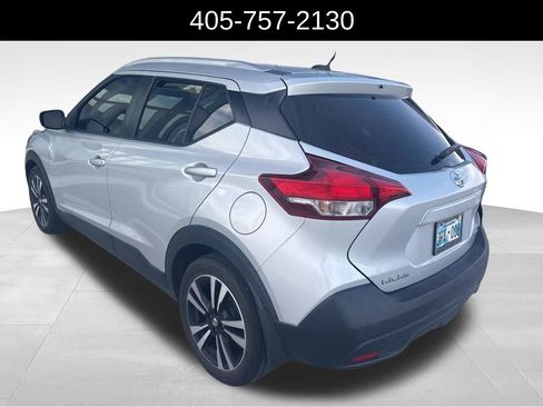 Used 2018 Nissan Kicks SV FWD image 6