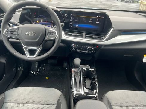 New 2026 Chevrolet Trax LT image 3