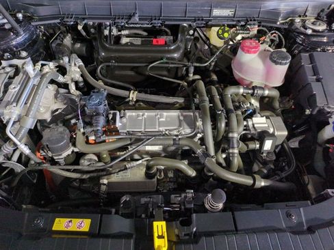 Used 2023 Mercedes-Benz EQB 300 4MATIC image 23