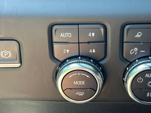 Used 2023 GMC Sierra 1500 Denali Ultimate AWD/4WD image 6